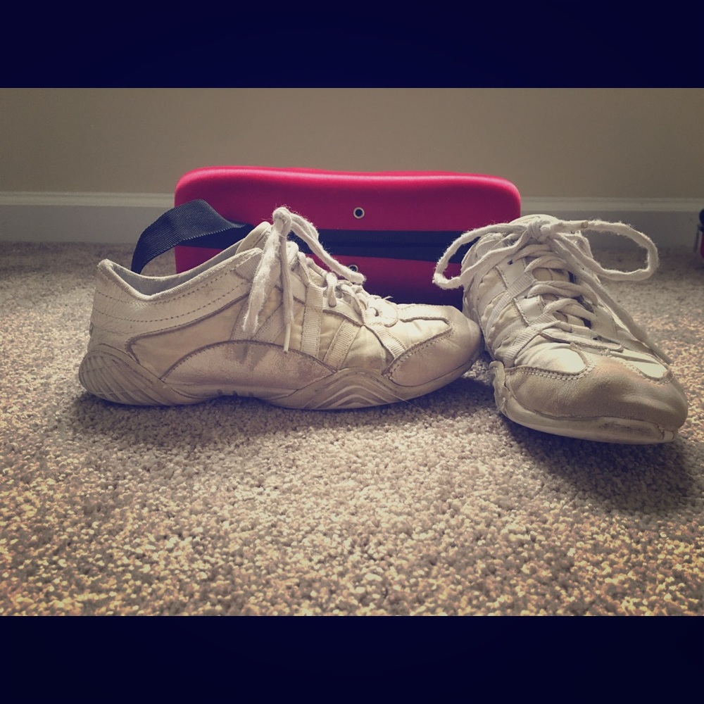 Nfinity Evolution cheer shoe